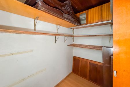 Casa à venda com 180m², 4 quartos e 1 vagaQuarto 2 - Armários 