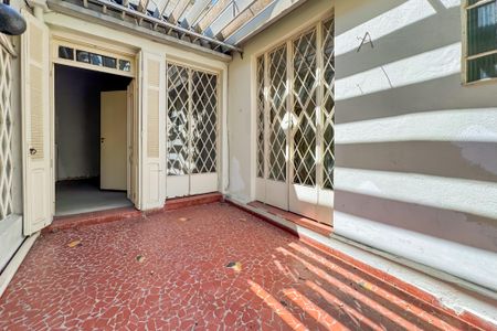 Casa à venda com 180m², 4 quartos e 1 vagaVaranda