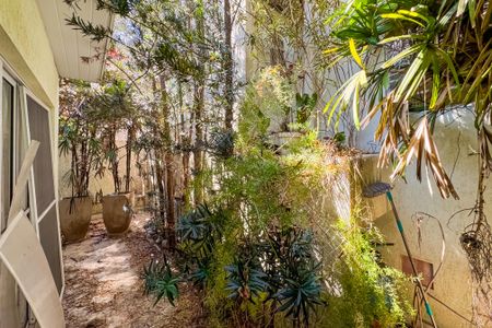 Casa à venda com 180m², 4 quartos e 1 vagaQuintal