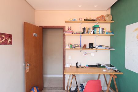 Apartamento à venda com 200m², 3 quartos e 3 vagasQuarto 2