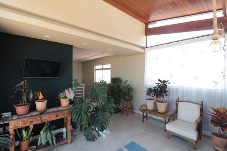 Apartamento à venda com 200m², 3 quartos e 3 vagasSala