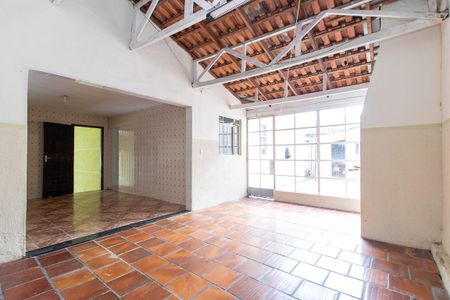 Casa para alugar com 405m², 4 quartos e 6 vagas Casa para alugar com 405m², 4 quartos e 6 vagasÁrea de Serviço