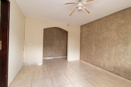 Casa para alugar com 405m², 4 quartos e 6 vagas Casa para alugar com 405m², 4 quartos e 6 vagasSala 1