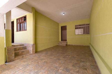Casa para alugar com 405m², 4 quartos e 6 vagas Casa para alugar com 405m², 4 quartos e 6 vagasGaragem