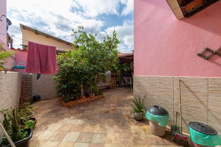 Casa à venda com 180m², 4 quartos e 2 vagas Casa à venda com 180m², 4 quartos e 2 vagasÁrea Externa