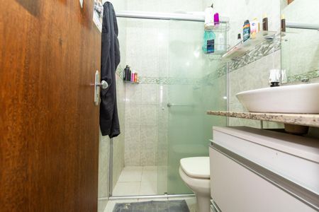 Casa à venda com 180m², 4 quartos e 2 vagas Casa à venda com 180m², 4 quartos e 2 vagasBanheiro da Suíte 2