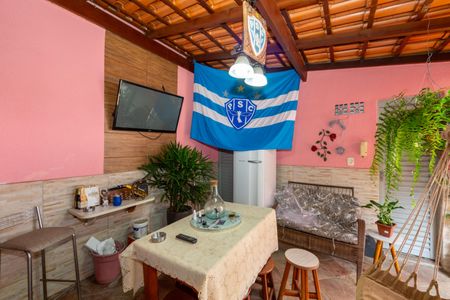 Casa à venda com 180m², 4 quartos e 2 vagas Casa à venda com 180m², 4 quartos e 2 vagasÁrea Externa