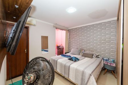 Casa à venda com 180m², 4 quartos e 2 vagas Casa à venda com 180m², 4 quartos e 2 vagasSuíte 1