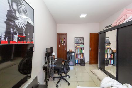 Casa à venda com 180m², 4 quartos e 2 vagas Casa à venda com 180m², 4 quartos e 2 vagasSuíte 2