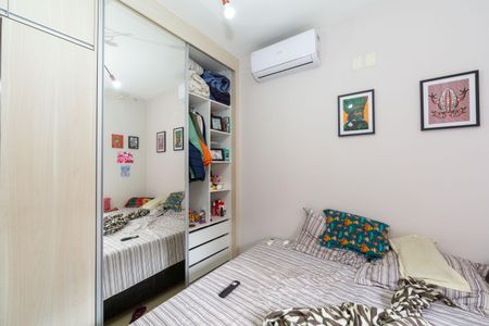 Casa à venda com 180m², 4 quartos e 2 vagas Casa à venda com 180m², 4 quartos e 2 vagasQuarto 2