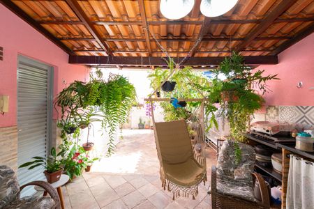 Casa à venda com 180m², 4 quartos e 2 vagas Casa à venda com 180m², 4 quartos e 2 vagasÁrea Externa