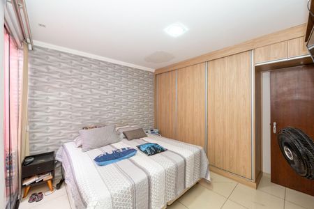 Casa à venda com 180m², 4 quartos e 2 vagas Casa à venda com 180m², 4 quartos e 2 vagasSuíte 1