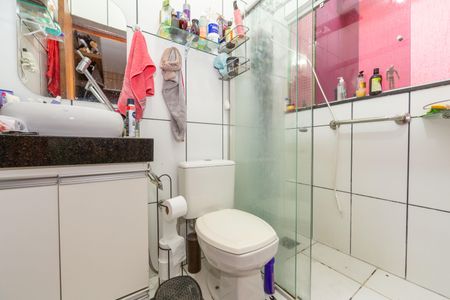 Casa à venda com 180m², 4 quartos e 2 vagas Casa à venda com 180m², 4 quartos e 2 vagasBanheiro da Suíte 1