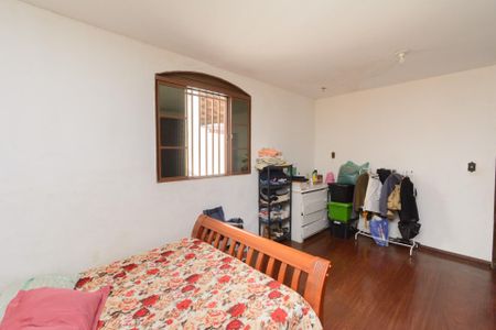 Casa à venda com 200m², 2 quartos e 5 vagasQuarto 2