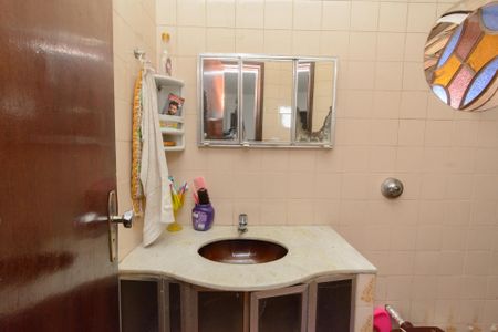 Casa à venda com 200m², 2 quartos e 5 vagasBanheiro