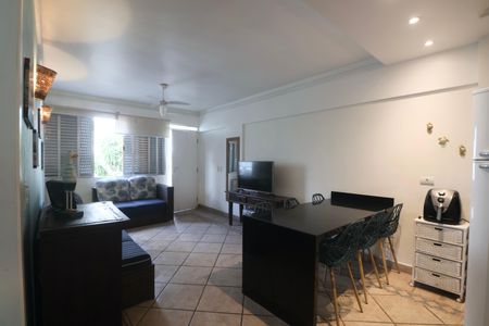 Sala de apartamento para alugar com 3 quartos, 65m² em Jardim Las Palmas, Guarujá