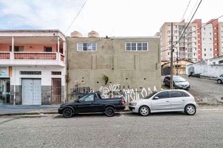 Casa à venda com 158m², 3 quartos e 2 vagas Casa à venda com 158m², 3 quartos e 2 vagasFachada