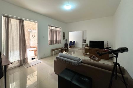 Apartamento à venda com 130m², 3 quartos e sem vaga Apartamento à venda com 130m², 3 quartos e sem vagaSala