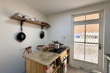 Apartamento à venda com 130m², 3 quartos e sem vaga Apartamento à venda com 130m², 3 quartos e sem vagaCozinha