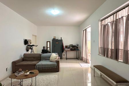 Apartamento à venda com 130m², 3 quartos e sem vaga Apartamento à venda com 130m², 3 quartos e sem vagaSala