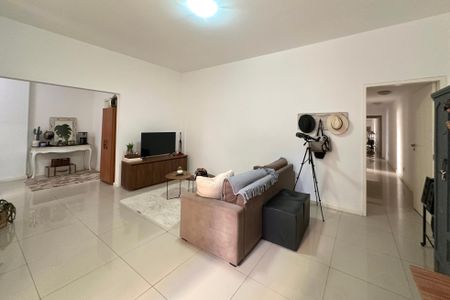 Apartamento à venda com 130m², 3 quartos e sem vaga Apartamento à venda com 130m², 3 quartos e sem vagaSala