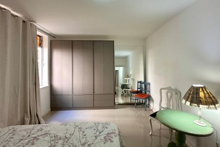 Apartamento à venda com 130m², 3 quartos e sem vaga Apartamento à venda com 130m², 3 quartos e sem vagaSuíte