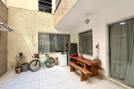 Apartamento à venda com 130m², 3 quartos e sem vaga Apartamento à venda com 130m², 3 quartos e sem vagaQuintal