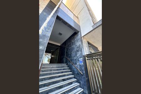 Apartamento à venda com 130m², 3 quartos e sem vaga Apartamento à venda com 130m², 3 quartos e sem vagaPlaquinha