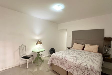 Apartamento à venda com 130m², 3 quartos e sem vaga Apartamento à venda com 130m², 3 quartos e sem vagaSuíte