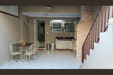 Casa à venda com 160m², 3 quartos e 1 vaga