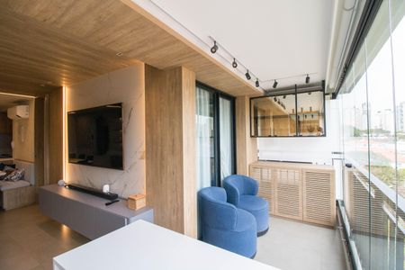 Varanda de apartamento à venda com 2 quartos, 64m² em Vila Cordeiro, São Paulo