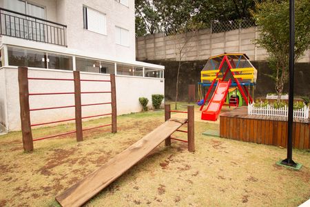 Apartamento para alugar com 52m², 2 quartos e 1 vaga Apartamento para alugar com 52m², 2 quartos e 1 vagaÁrea comum - Playground