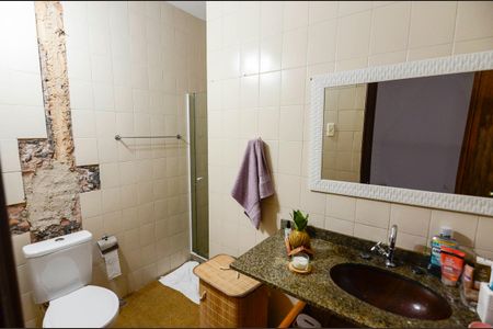 Casa à venda com 275m², 3 quartos e sem vagaBanheiro 