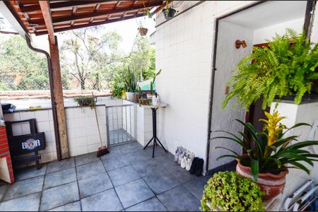 Casa à venda com 275m², 3 quartos e sem vagaÁrea de Serviço 