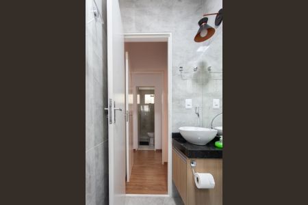 Banheiro da Suíte de apartamento para alugar com 2 quartos, 52m² em Ouro Preto, Belo Horizonte