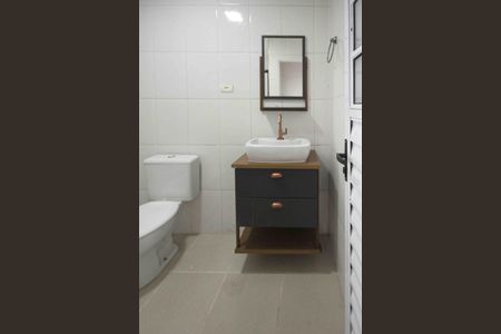 Casa para alugar com 140m², 2 quartos e 2 vagas Casa para alugar com 140m², 2 quartos e 2 vagasBanheiro Social