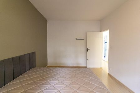 Casa à venda com 190m², 3 quartos e 4 vagas Casa à venda com 190m², 3 quartos e 4 vagasQuarto 2