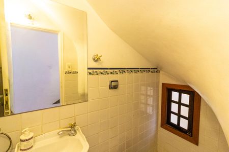 Casa à venda com 190m², 3 quartos e 4 vagas Casa à venda com 190m², 3 quartos e 4 vagasLavabo 2