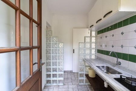 Casa à venda com 190m², 3 quartos e 4 vagas Casa à venda com 190m², 3 quartos e 4 vagasCozinha