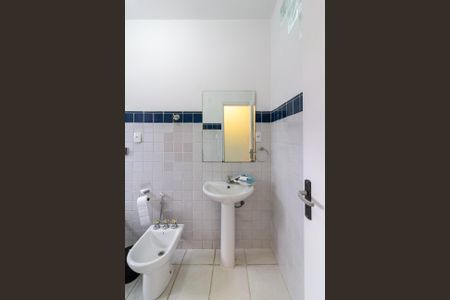 Casa à venda com 190m², 3 quartos e 4 vagas Casa à venda com 190m², 3 quartos e 4 vagasBanheiro Social