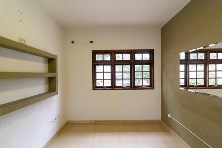 Casa à venda com 190m², 3 quartos e 4 vagas Casa à venda com 190m², 3 quartos e 4 vagasSuíte