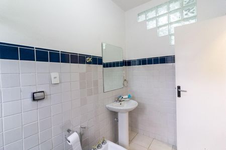 Casa à venda com 190m², 3 quartos e 4 vagas Casa à venda com 190m², 3 quartos e 4 vagasBanheiro Social