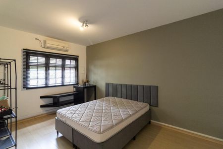 Casa à venda com 190m², 3 quartos e 4 vagas Casa à venda com 190m², 3 quartos e 4 vagasQuarto 2