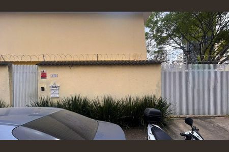 Casa à venda com 190m², 3 quartos e 4 vagas Casa à venda com 190m², 3 quartos e 4 vagasFachada