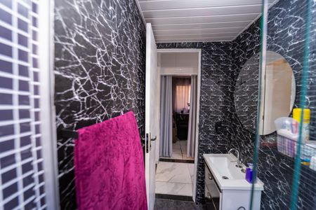 Apartamento à venda com 45m², 2 quartos e 1 vaga Apartamento à venda com 45m², 2 quartos e 1 vagaBanheiro