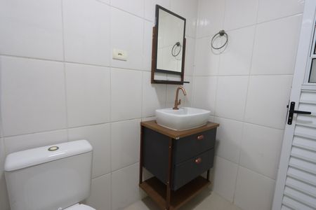 Casa à venda com 200m², 2 quartos e 2 vagasBanheiro Social