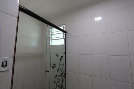 Casa à venda com 200m², 2 quartos e 2 vagasBanheiro Social