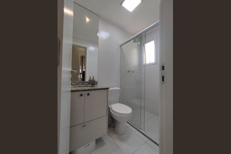 Apartamento à venda com 67m², 2 quartos e 2 vagas Apartamento à venda com 67m², 2 quartos e 2 vagasBanheiro da Suíte