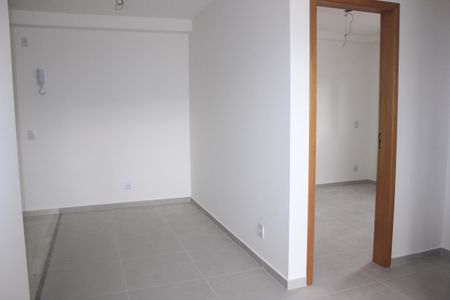 Sala de apartamento para alugar com 2 quartos, 55m² em Vila Iris, Guarulhos