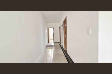 Casa à venda com 180m², 3 quartos e 2 vagas Casa à venda com 180m², 3 quartos e 2 vagasCorredor quartos